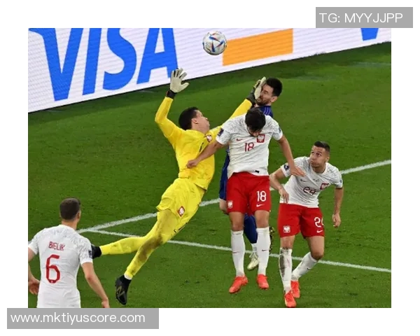 阿劳霍争议判罚引发VAR对话揭示未碰球导致点球判罚真相