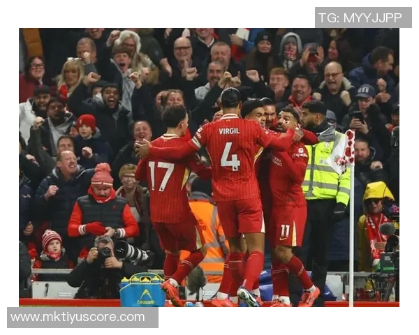 英超战报：利物浦遭遇四连败曼联喜迎三连胜展现强势回归